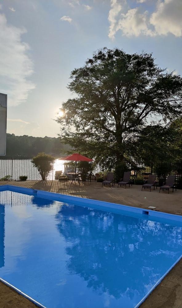 Lake View Inn & Suites Killen Luaran gambar