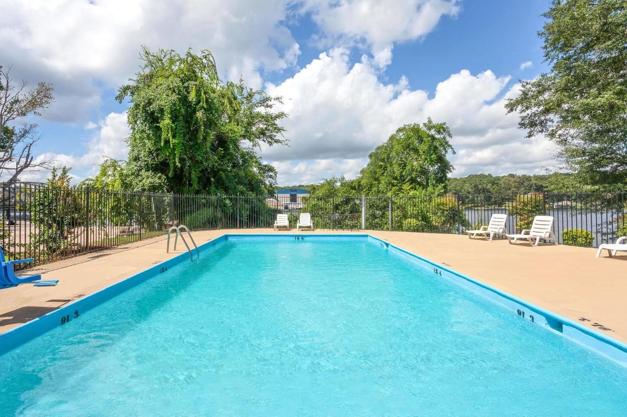Lake View Inn & Suites Killen Luaran gambar