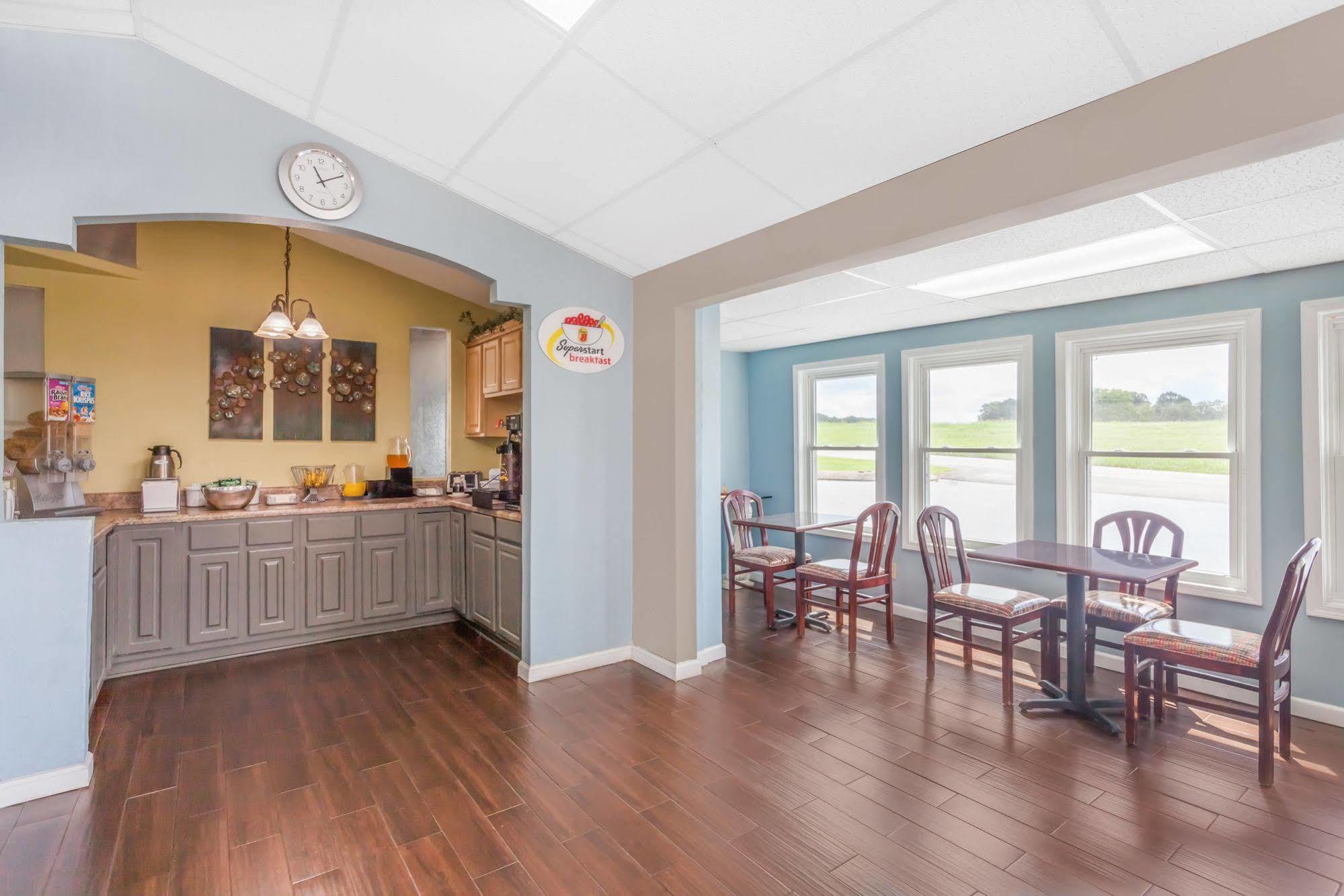 Lake View Inn & Suites Killen Luaran gambar
