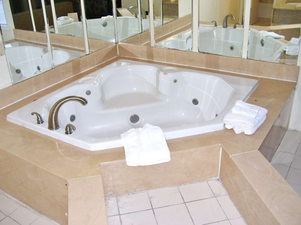 Lake View Inn & Suites Killen Bilik gambar